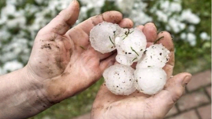Azərbaycanda dolu yağıb - FAKTİKİ HAVA 