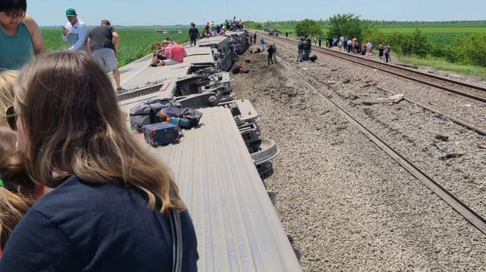 Крушения поезда в американском штате Миссури, есть погибшие и раненые
