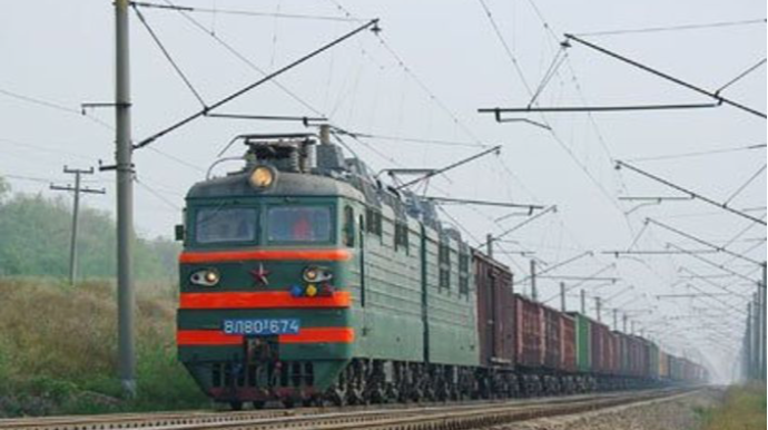 Qatarı dayandıran inəyə görə səkkiz min manat CƏRİMƏ 