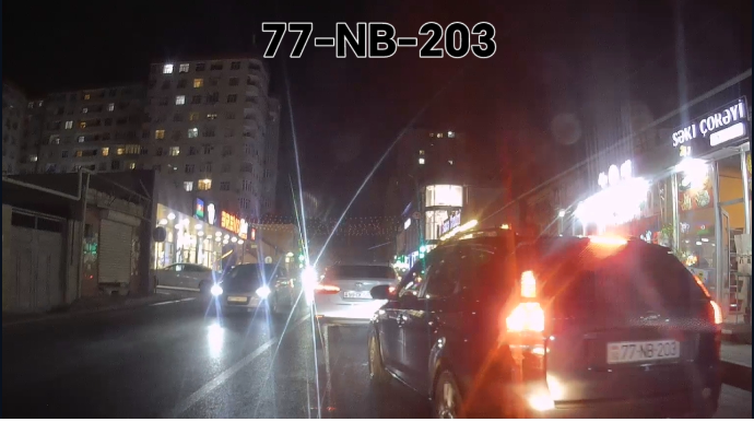 В Хырдалане водитель создал аварийную ситуацию - ВИДЕО 