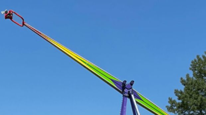 Tatarıstanda insanlar 40 metr yüksəklikdə başıaşağı sallanaraq qalıblar - VİDEO