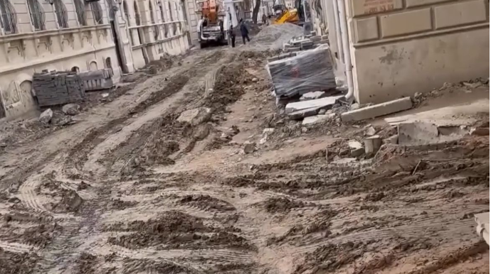 Piyadalaşdırılan küçədə təmir işləri niyə dayandırlıb? – RƏSMİ AÇIQLAMA - VİDEO 