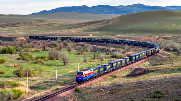 Avstriya ADB-ni Orta Dəhlizin dəmir yolu layihələrinə investisiya yatırmağa çağırıb 
