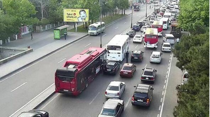 Bakı küçələrində son vəziyyət - sıxlıq var 