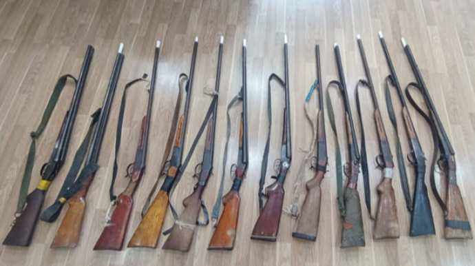 Neftçala sakinlərindən qanunsuz saxlanılan odlu silahlar aşkarlanıb - FOTO