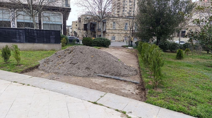 Qış parkındakı təmir işləri vətəndaşların hərəkətinə mane olur - FOTO 