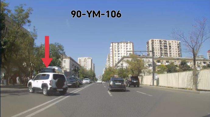 Qoşa xəttin tələbinə məhəl qoymayan sürücü qaydaları pozdu - VİDEO