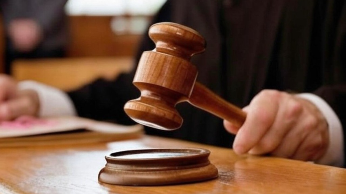 Sabiq məmurun oğlu yarım milyondan artıq pul mənimsəməkdə ittiham olunur 