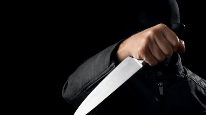 19 yaşlı gənc bıçaqlanıb - Naxçıvanda  