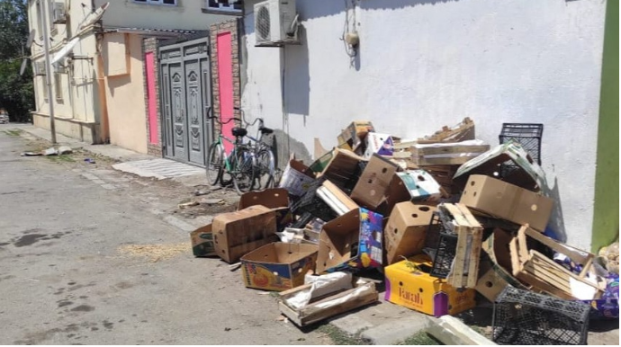 Zərdabda ətraf mühiti məişət tullantıları ilə zibilləyən şəxslər cərimələndi  - FOTO