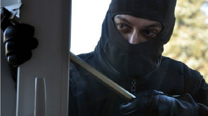 Ağcabədidə mağazadan kontur oğurlayan şəxs saxlanıldı