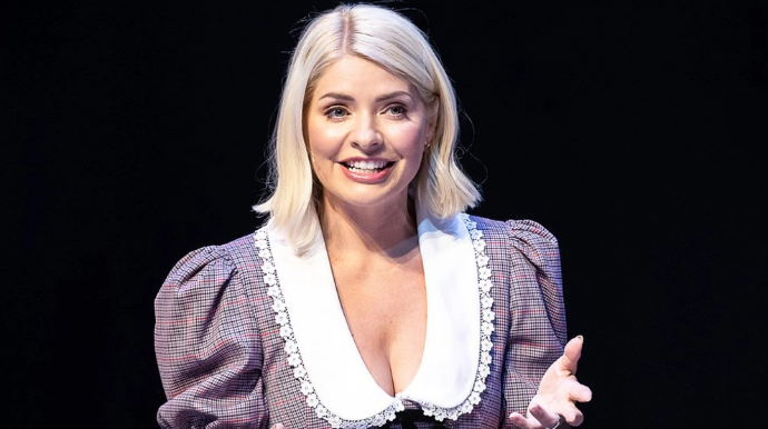 Tanınmış televiziya aparıcısı motosikletçini vurub boynunu sındırdı 