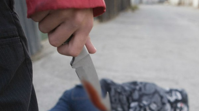 Abşeronda borclu abonent “Azərsu”yun əməkdaşını bıçaqladı  - VİDEO