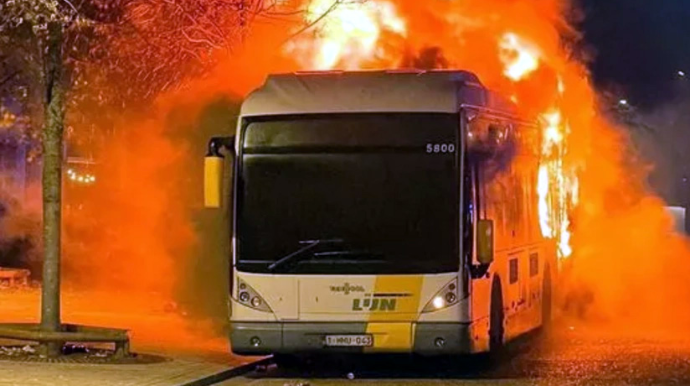 Azarkeşlərin olduğu avtobusu yandıran şəxs həbs edilib 