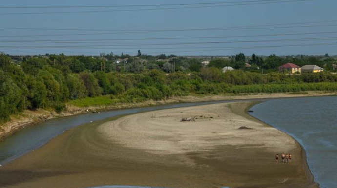 “Azərsu” sədri parlamentə gəldi - Su böhranı müzakirə edilir