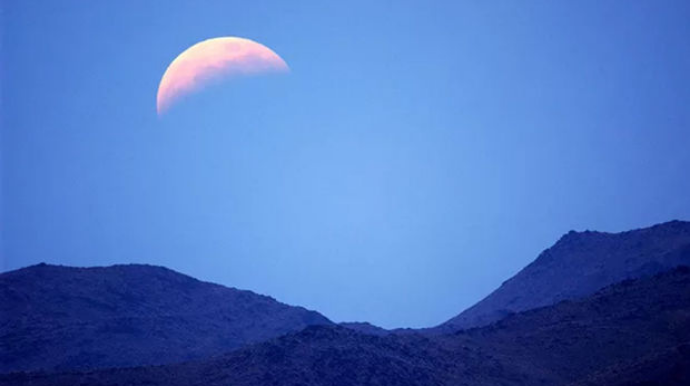 Сегодня ожидается полное лунное затмение