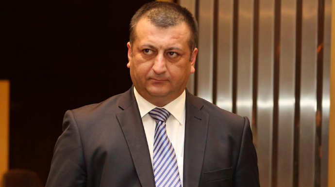 Zaur Axundov ev dustağı oldu 