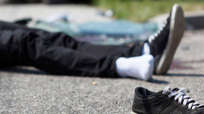 Bakıda avtomobil piyadanı vurub