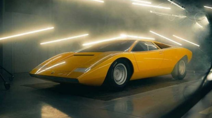 İlk Lamborghini Countach modelinin replikası hazırlanıb - FOTO 