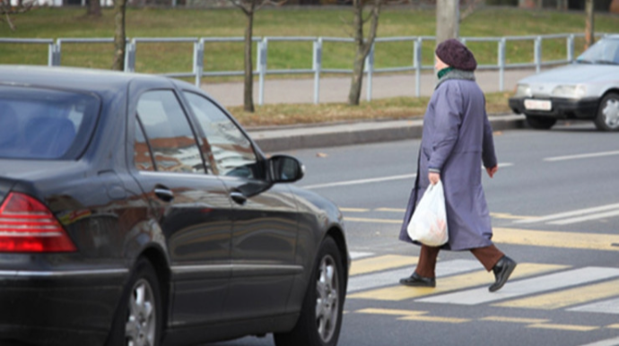 Sərxoş sürücü anasını vurub öldürdü 