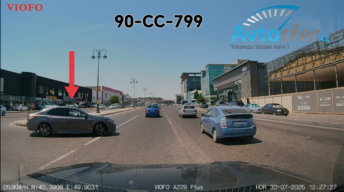 Həm düzgün manevr etmədi, həm də sağdan gələnlərə qəza şəraiti yaratdı  - VİDEO