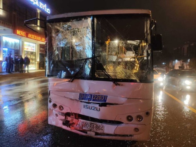 SON DƏQİQƏ! Bakıda iki sərnişin avtobusu toqquşdu - Xeyli sayda yaralı var - FOTOLAR