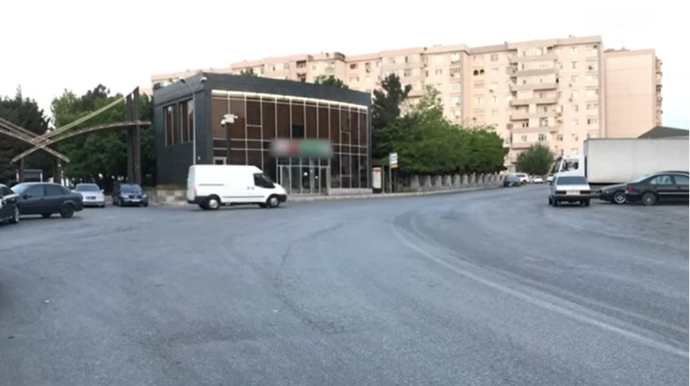 İctimai nəqliyyatda özbaşınalıq: Sürücülər marşrut xəttinə niyə gec çıxır?   - VİDEO