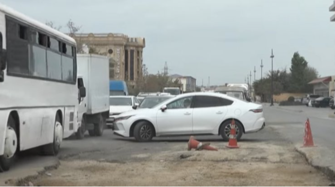 Əzabın üçüncü ayı: Binəqədi şossesində minlərlə insan tıxacda qalır - VİDEO