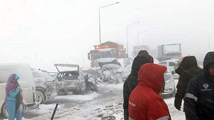 20 avtomobil toqquşdu – 4 nəfər xəsarət aldı