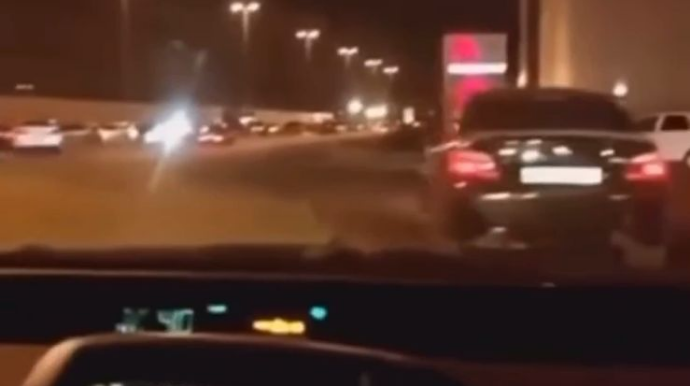 В Баку устроившие ралли водители спровоцировали ДТП - ВИДЕО