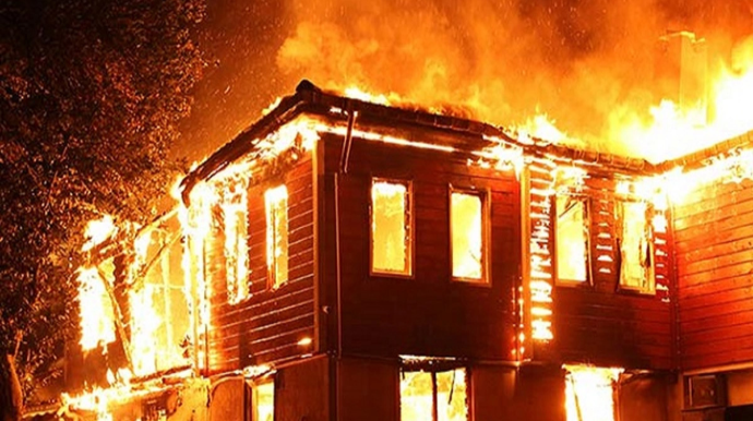 Boşandığı həyat yoldaşının evini "sənə sürpriz edəcəyəm" deyib, yandırdı