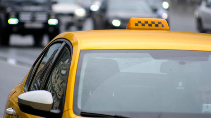 6 kilometr yol üçün taksiyə 14 min verdi 