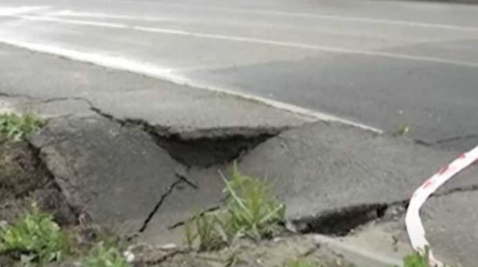 В Мингячевире просел участок автомобильной дороги - ВИДЕО 