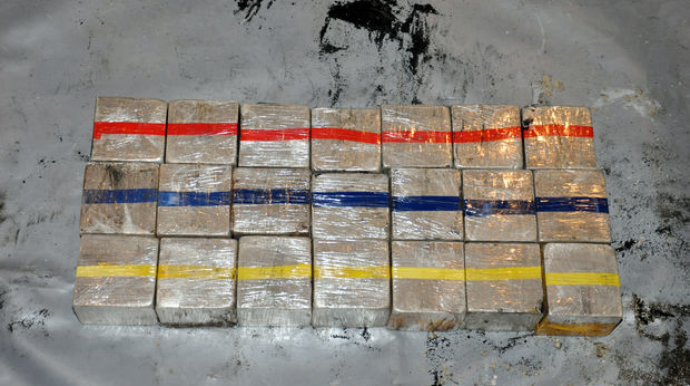 Qazaxıstana aparılmaq üçün İrandan gətirilən 305 kq heroin gömrükdə ələ keçirildi   - FOTO