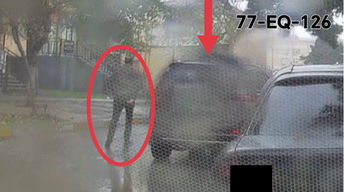 В Хырдалане водитель припарковался посреди дороги, чтоб забрать детей из школы — ВИДЕО 