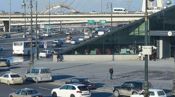 Metronun çıxışında çiyin-çiyinə toqquşduğu şəxsi bıçaqladı, 9 il həbs cəzası aldı