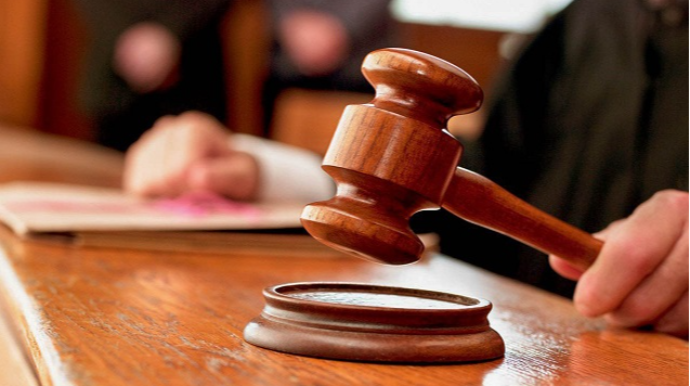 Narkotikə görə tutulmuşdular, hakim bəraət verdi 