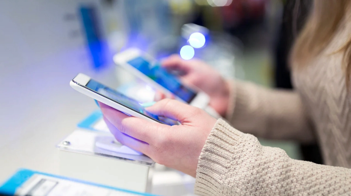 Выросла себестоимость мобильных телефонов, импортируемых в Азербайджан - ВИДЕО