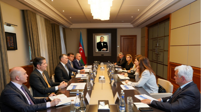 Bakının nəqliyyat infrastrukturundakı layihələrə bağlı müzakirə aparılıb - FOTO 