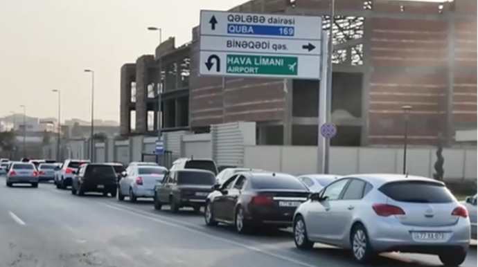 Sentyabrda Bakı yollarındakı xaosu təsəvvür etmək çətin deyil... - VİDEO