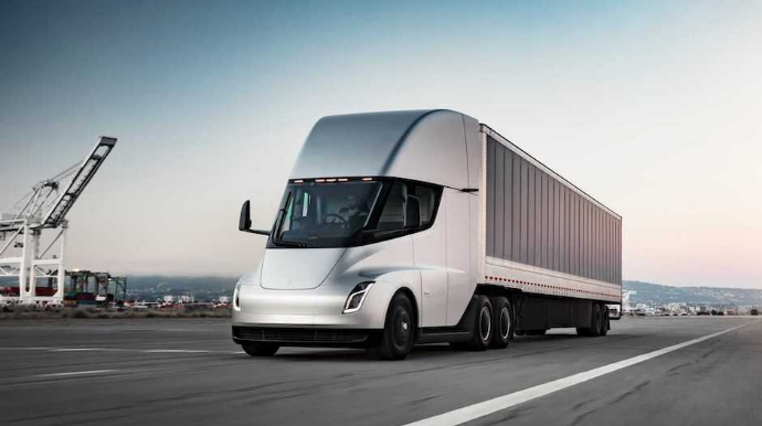 "Tesla Semi"  yük avtomobilinin interyeri nümayiş etdirilib  - VİDEO