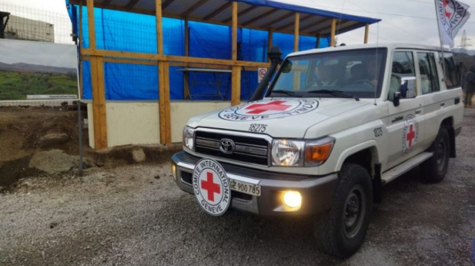 Laçın-Xankəndi yolundan BQXK-ya məxsus 8 avtomobil maneəsiz keçid edib - FOTO 