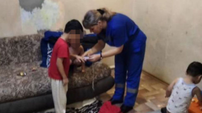 В Казахстане ребенок спас братьев, сообщив спасателям о запахе гари в доме - ФОТО