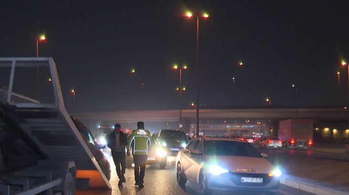 Aeroport yolunda zəncirvari qəza olub, xəsarət alan var  - FOTO