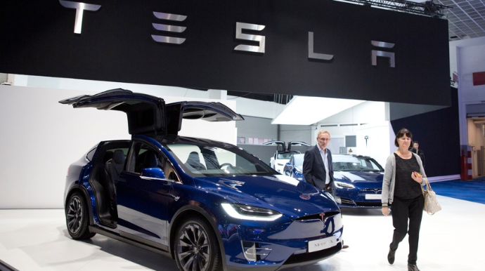 “Tesla”nın səhmləri xeyli ucuzlaşdı