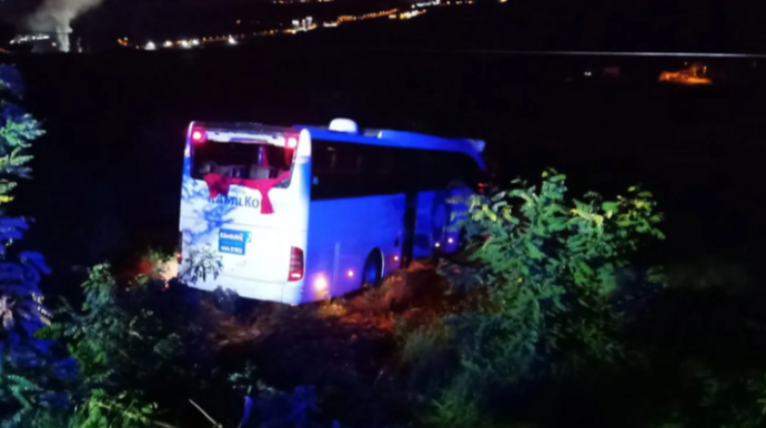 Sərnişin avtobusu qəzaya uğrayıb, ölən və yaralananlar var   - FOTO