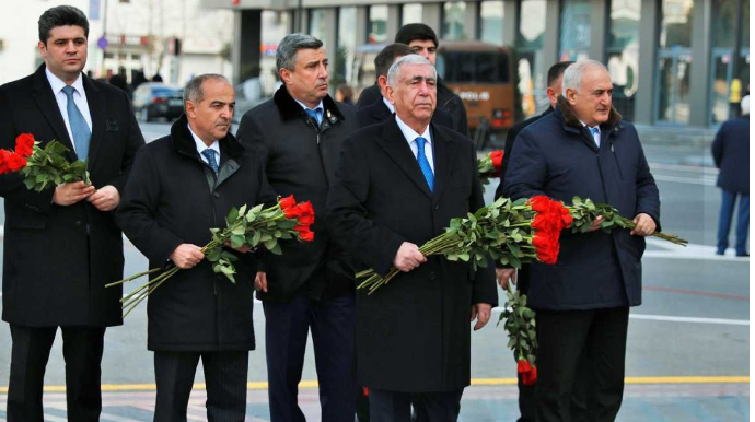 AAYDA-nın rəhbərliyi Xocalı soyqırımı abidəsini ziyarət ediblər - FOTOLAR 