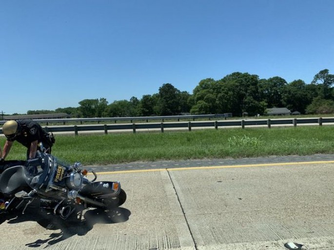 Trampın korteji qəzaya düşüb - FOTO