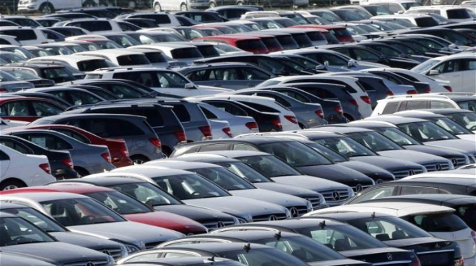 В Азербайджане с 2026 года существенно повышаются акцизы на импорт старых автомобилей 