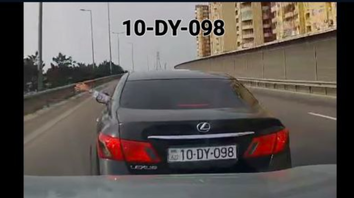 Bakıda "qoçuluq" edən sürücü yolu kəsib təhlükə yaratdı - VİDEO